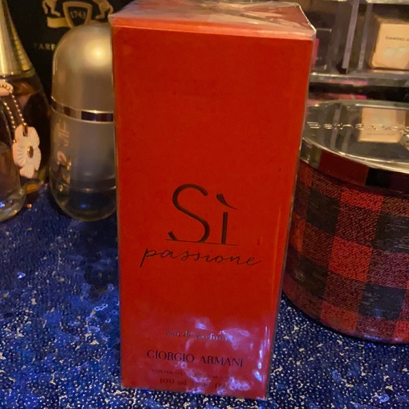 Giorgio Armani Other - 🌻🌸🌼 SPRING SALE! 🤩 Giorgio Armani Si’ Passione’ Eau De Parfum